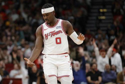 nba火箭队名单成员「火箭队签下阿隆霍勒迪」