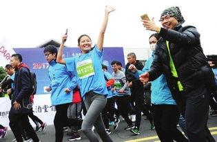 形容跑步*的词〖蝉联*是什么意思啊〗