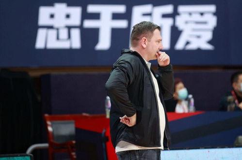 Cba主教练抽烟〖打了22年才退役,CBA生涯最长球员是谁 〗