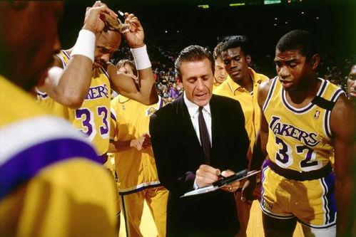 类似nba球衣的名称有哪些,NBA历史上有哪些高颜值的球衣?