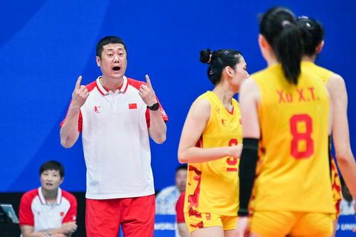 大运会中国女排队战日本队,大运会女排教练是谁