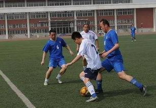 业余足球后卫的打法技巧,踢足球后卫有哪些技巧?