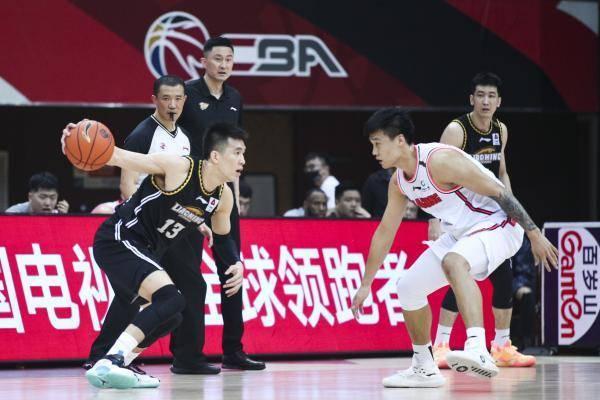 辽宁总决赛男篮海报,以现在中国男篮的实力来看,是否能够击败日本?