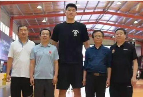 男篮四人铁心留洋 周琦到达澳洲获得认可,另外3人处境不同(中国cba的天才球员留洋)