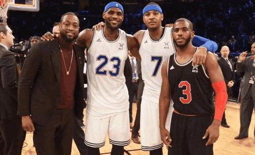 詹姆斯总决赛首秀视频集锦〖詹姆斯的NBA首秀得分并不高,但为何却是最震撼的 〗
