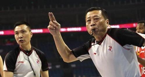 cba裁判举双拳是什么犯规〖两连败的辽篮还是CBA最强大的全华班吗 辽篮为什么不堪一击 〗