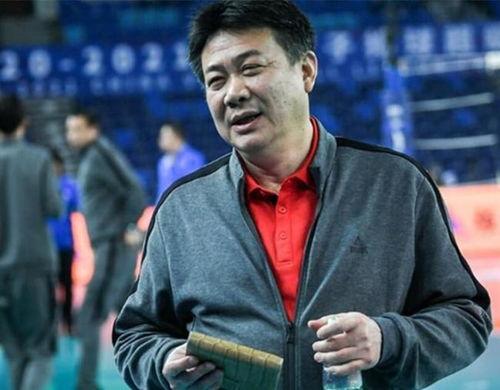 中国女排新主教练蔡斌训练〖张常宁点评中国女排首秀,主教练蔡斌两次换人有多重要 〗