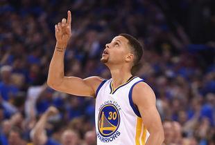 库里总决赛后接谁的电话〖NBA2015年的总决赛,伊戈达拉和库里的表现如何 〗