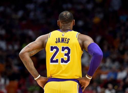 詹姆斯湖人实力排名,勒布朗詹姆斯当前在nba的历史中,地位能排到多少?