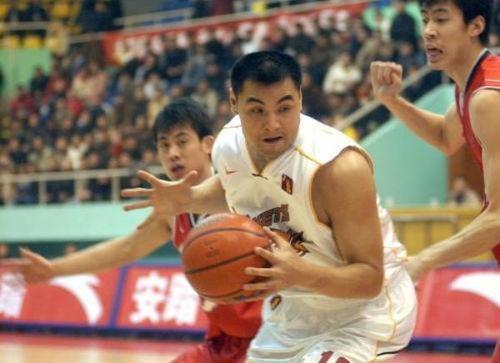 八一男篮cba02赛季总决赛〖2002年的CBA总决赛,姚明为什么没拿到FMVP 〗