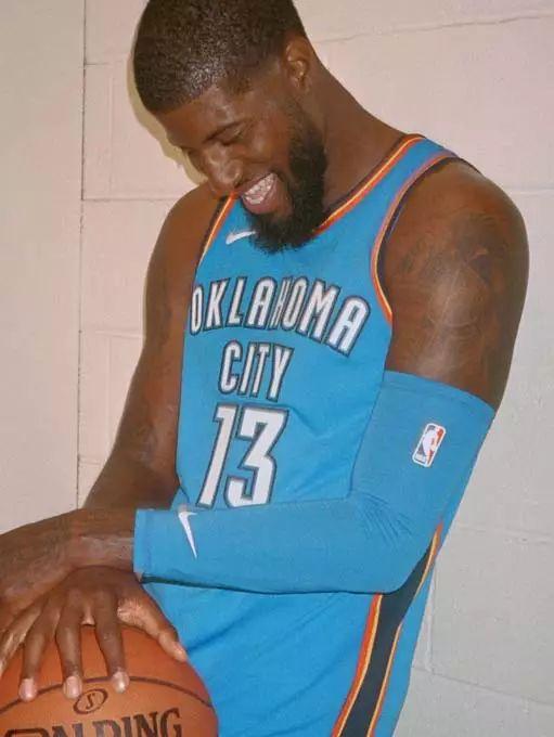 nba球员亲穿的球衣在哪买〖nba签名球衣在哪里买〗