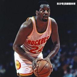 火箭队史名人堂〖火箭队历史上的教练都有谁 退役号码都有几号 〗