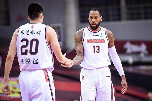退役后都留在广东男篮,朱芳雨和杜锋谁的薪水会更高呢 「cba助理教练年薪100万」