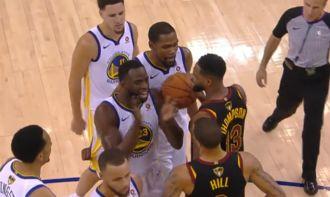 格林总决赛防守集锦超清〖NBA历史中的经典绝杀,你还记得哪些 〗