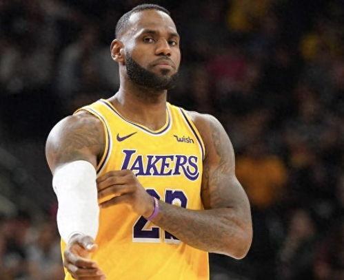nba湖人夺冠夹克〖NBA老帅菲尔.杰克逊有几枚总*戒指 〗