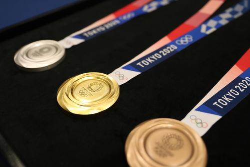 奥运会的金牌,银牌,铜牌等奖牌是由谁提供的 「2020东京奥运会捧花」