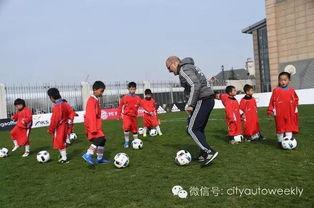 世界上足球俱乐部中你认为的十大最漂亮的球衣有哪些「足球哪个国家队的球衣好看」