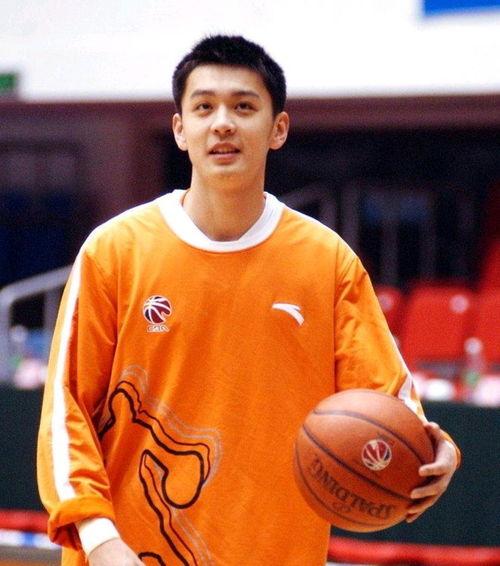 cba历届亚军队教练,篮球教练杨鸣个人资料