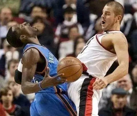 钩子和nba标在一起的球衣〖男生耐克鞋子255厘米是多少码〗