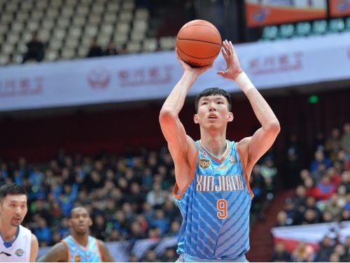 周琦nba火箭队共得多少分,周琦2分3板迎18年首秀今后出场机会会增多吗?