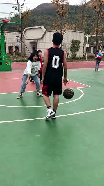 篮球单打中投规则图解大全谁有篮球每个人的位置的图解 