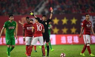中超裁判被丢水瓶,国安为什么被全国球迷骂?