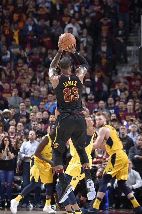 詹姆斯276场季后赛〖NBA谁是03黄金一代的榜眼 〗