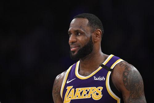 詹姆斯科比季后赛比赛录像〖NBA*在季后赛,分别拿了几次50分 〗