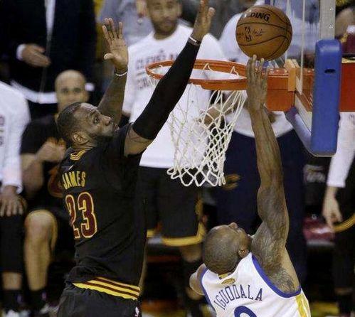 总决赛詹姆斯罚球视频集锦〖昨天的NBA总决赛第六场,,吉诺比利最后罚球罚了几个 〗