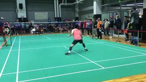 羽毛球全场启动步伐怎么运用〖羽毛球启动步伐训练方法〗