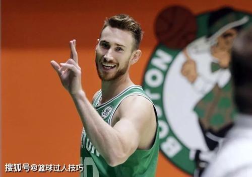 安踏签约的勇士队球员是谁〖为什么安踏不给克莱汤普森终身协议〗