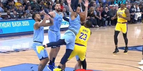 别人崴脚vs詹姆斯崴脚〖NBA最强的五大身体天赋都有哪些 〗