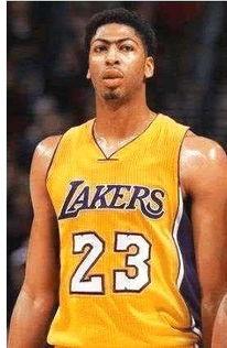 湖人夺冠的戴维斯是谁啊,安东尼·戴维斯是否获得过NBA总*呢?