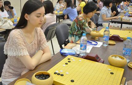 上海业余围棋女子*,付利跟胡煜清哪个棋力强
