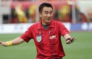 2023中超第十轮裁判〖艾堃中超最年轻裁判艾堃偏袒主队声名鹊起〗