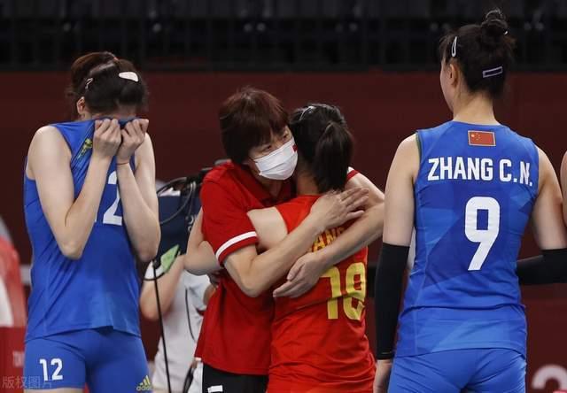 郎平带领女排取得好成绩,她凭的是什么呢 「郎平恭喜中国女排夺冠」