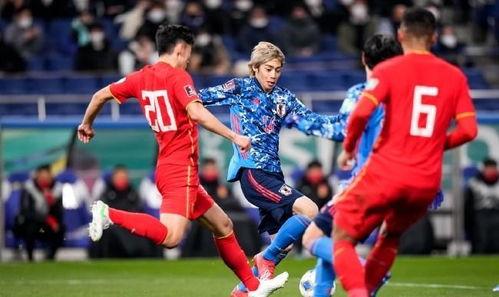 日本世界杯足球队伊东纯也,日本球队波风水门是几号