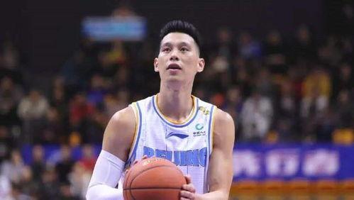 CBA指定毛巾是红色李宁,林书豪为什么用的是无LOGO白色 「cba辽宁队递毛巾是谁」