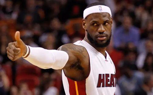 18年詹姆斯季后赛g6上脚球鞋〖NBA球员勒布朗詹姆斯,让你感到震撼的比赛是哪一场 〗