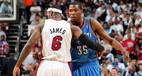 詹姆斯vs杜兰特地位〖既生瑜何生亮,杜兰特实力傲视NBA,却为何被詹姆斯稳稳压制 〗