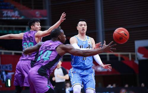 山东男篮左右为难外援，简直把教练逼成“超人”