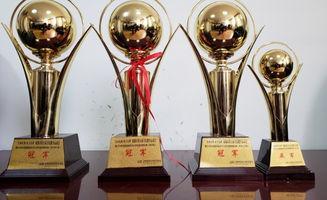 高中篮球联赛冠军奖杯多少钱〖nba总冠军奖杯值几个钱 什么材料 〗