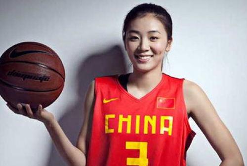 勇士队谁比较娘,中国女篮第一女神,被库里欣赏,她是最美女篮球员吗?