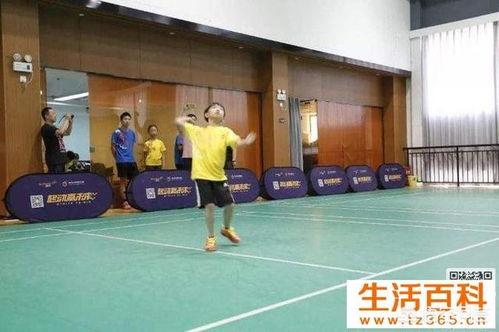 羽毛球握拍容易变姿势怎么办,羽毛球空挥拍可以,一碰球就不倒拍了,怎样改正