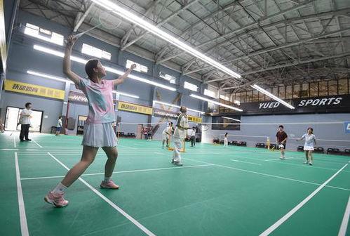 盐城女生打羽毛球视频大全〖羽毛球混双女生打法〗