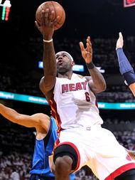 热火vs小牛总决赛全场集锦〖nba2006年总决赛 迈阿密热火VS达拉斯小牛冠军之争 〗