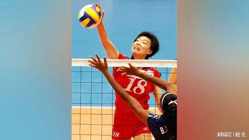 雅典奥运会女排半决赛：张萍的那些精彩瞬间你还记得吗？