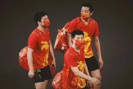 东京奥运会乒乓球团体赛 中国队夺得金牌 (东京奥运会乒乓球团体升旗)