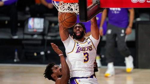 nba在湖人总*的,湖人夺总*15次分别是哪几年?