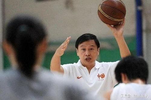 原女篮主教练李亚光照片揭秘，颜值和气质都在线！